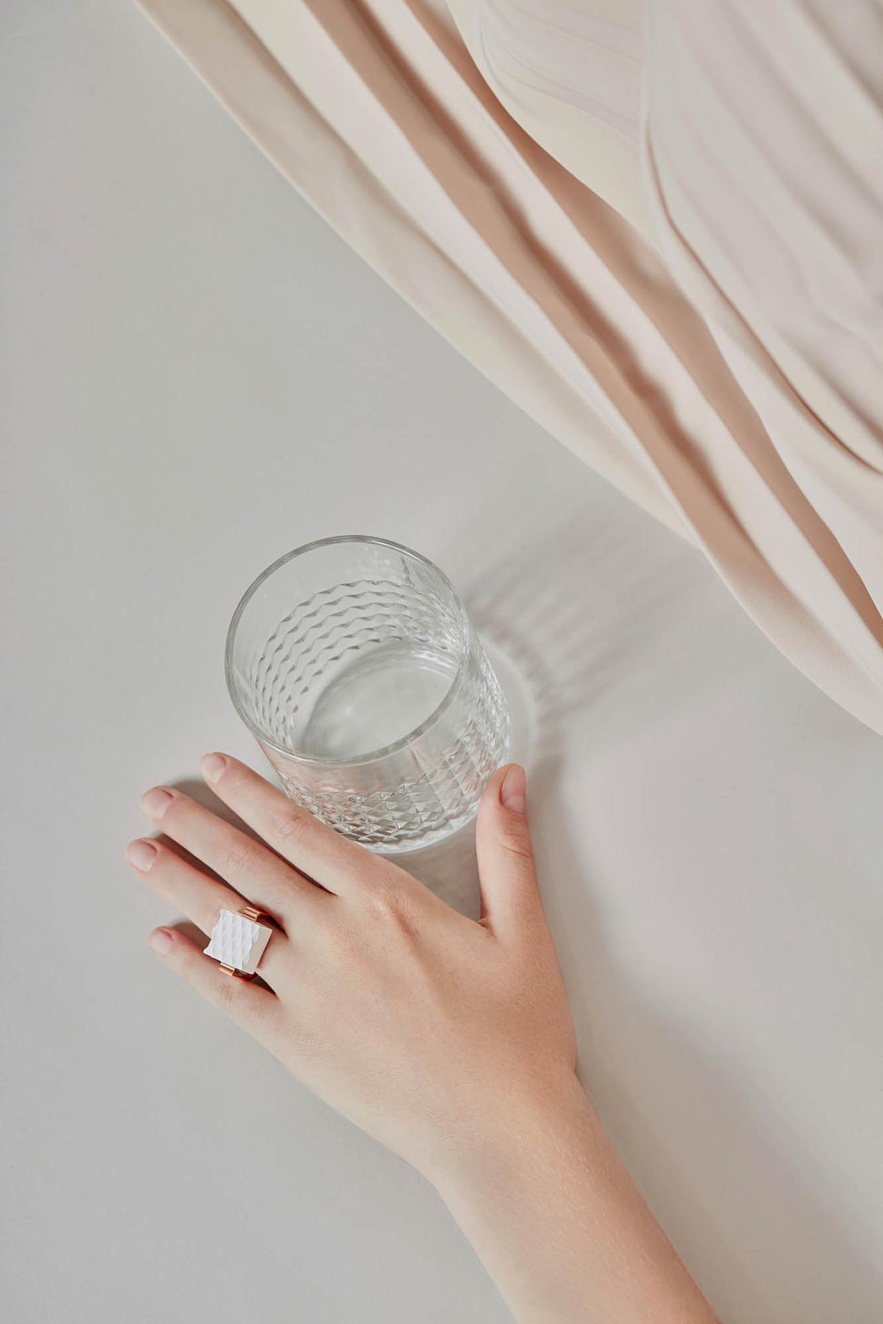 维恩视觉|Hunger Studio饰品（图ZMjE1OTg1Mjg0） - 时尚/艺术摄影 - 站酷设计师venstudio原创素材 - 站酷ZCOOL