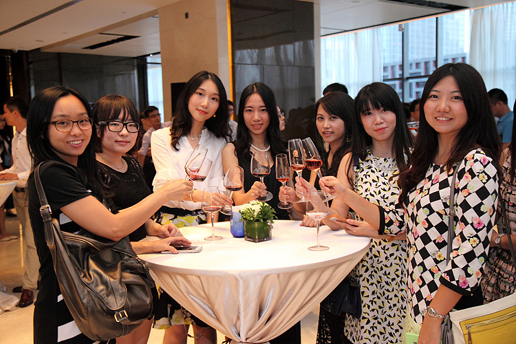 广州婚礼 婚庆 商务会议 宴会生日 活动聚会 年会摄影 摄像跟拍 拍摄