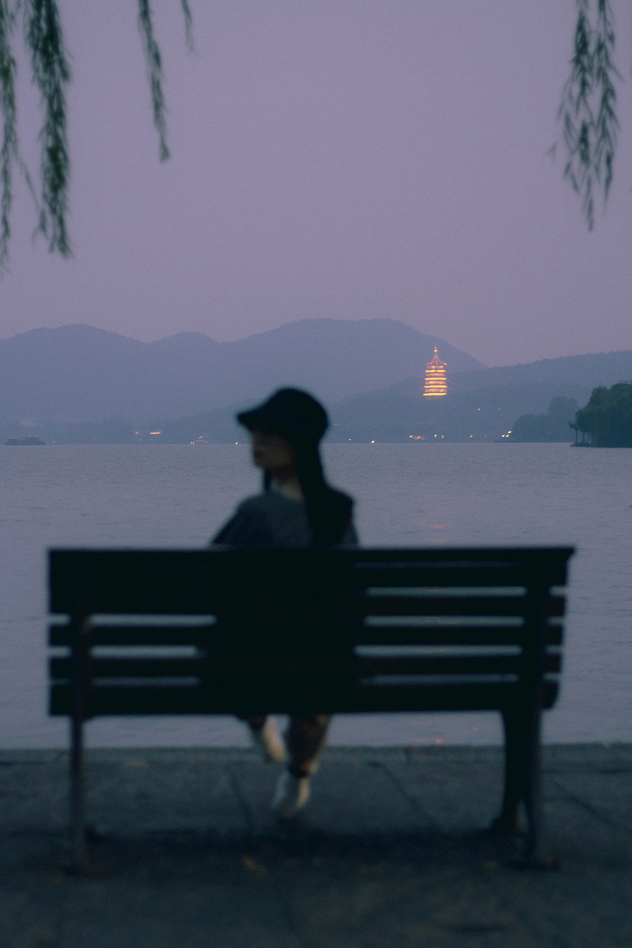 阴天-西湖（图ZMTgwMDg0MDg0） - 人像摄影 - 站酷设计师changingWAN原创素材 - 站酷ZCOOL