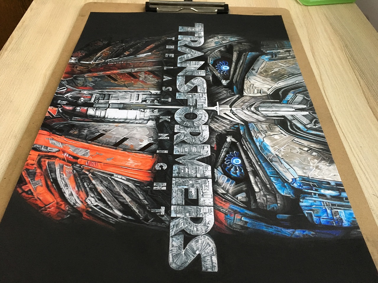 彩铅手绘变形金刚擎天柱