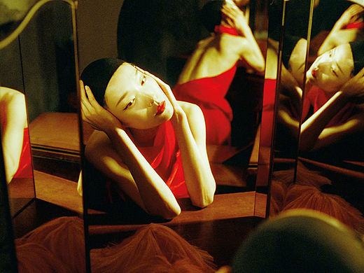 中国香港版《L’OFFICIEL》4月刊双封面