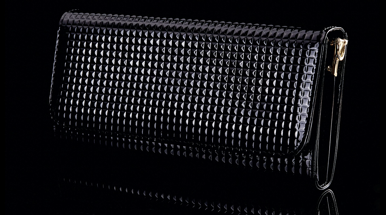 静物摄影黑中黑的女士皮包创意拍摄教程