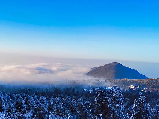 冬日峨眉山
