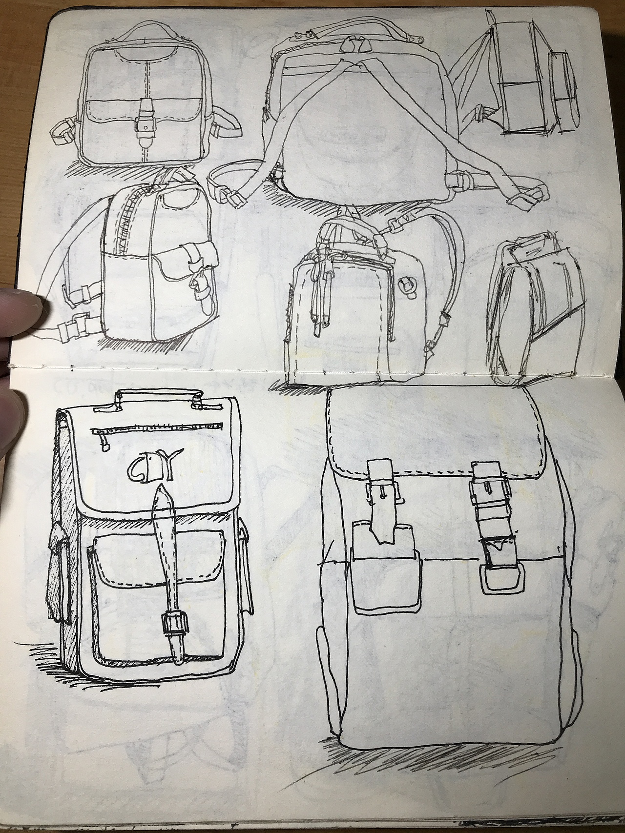 2016-2019年间467个箱包款式练习稿+附几张一根线速写