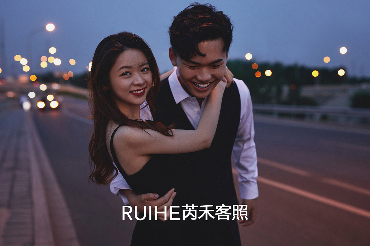 如电影的剧情般发生,缓慢而又悠长的述说