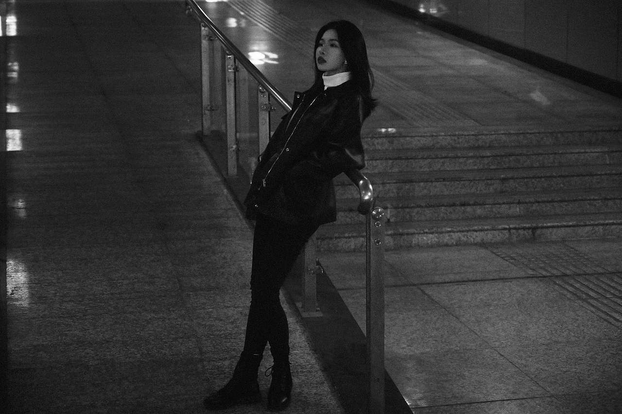 当你置身黑暗（图ZMjM2NDcyNDUy） - 人像摄影 - 站酷设计师王希Leo原创素材 - 站酷ZCOOL