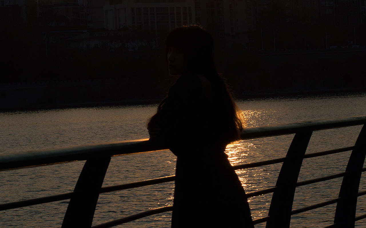 所爱隔山海,山海皆可平。