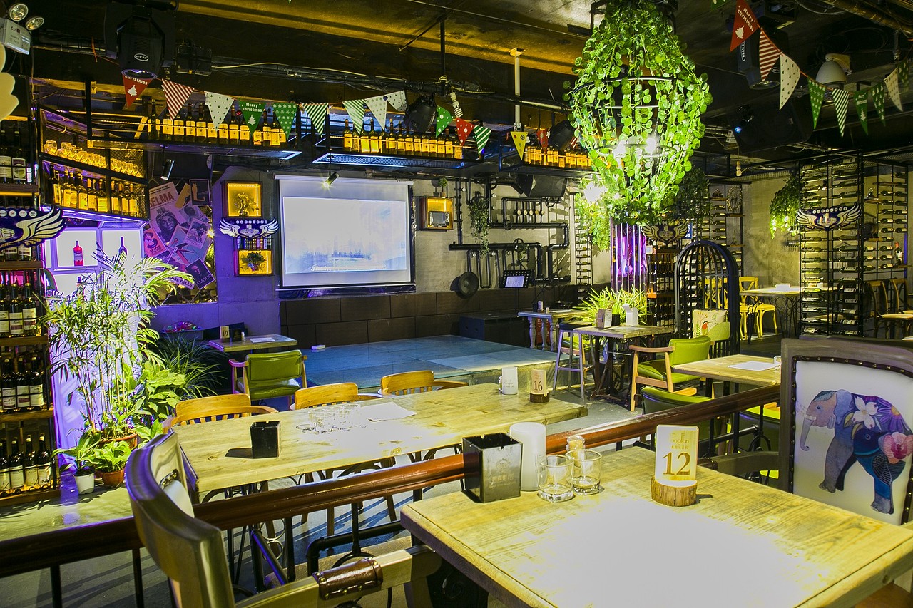 长沙红番音乐酒餐吧仿胡桃里店面改造设计（图ZNzQ4MDE3ODA=） - 展陈设计 - 站酷设计师hm0512x原创素材 - 站酷ZCOOL