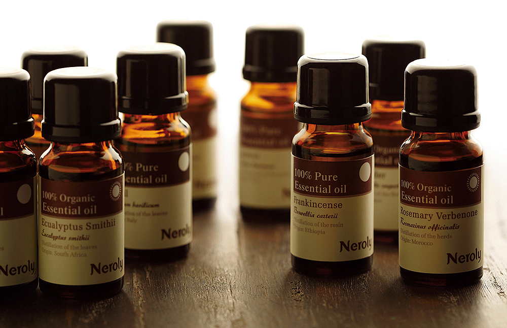 产品合照,看似简单。
我们却是做足了摄影计划,连摄影师都说,我们模拟图的角度、光线、色调,几乎和最后拍出来的一模一样。