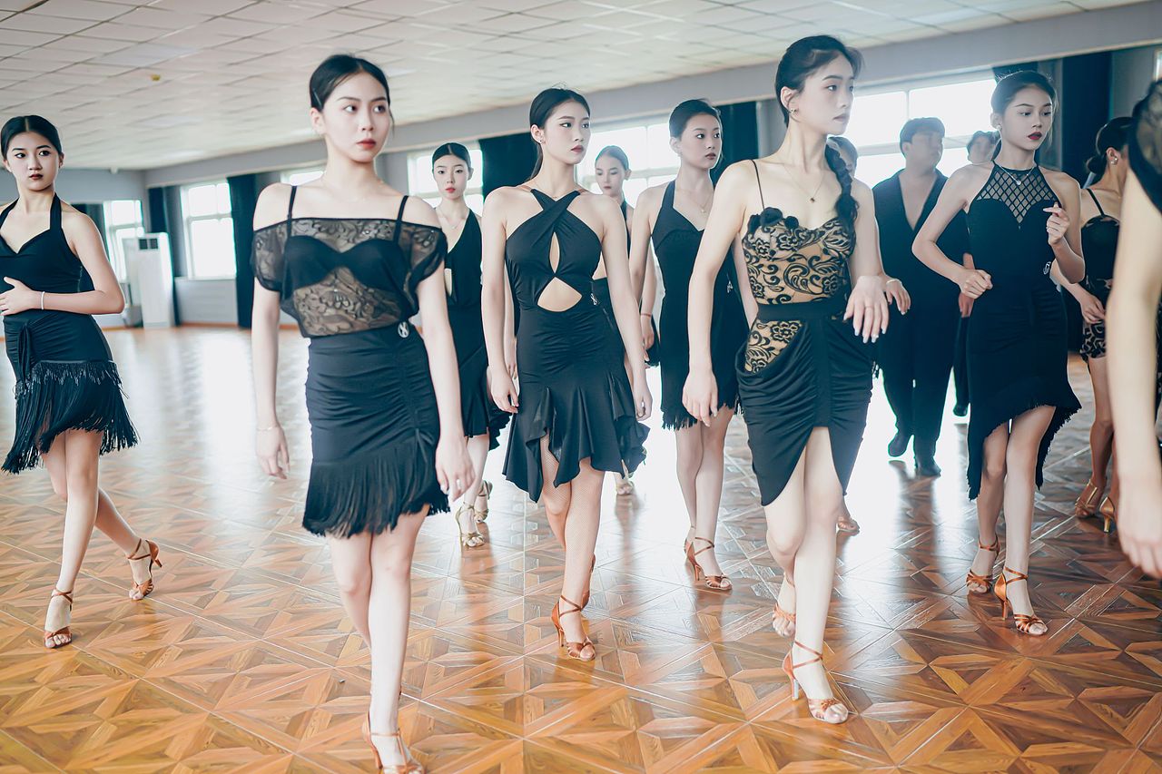 《华嘉舞蹈学院少儿冠军训练营》之上课篇(一)