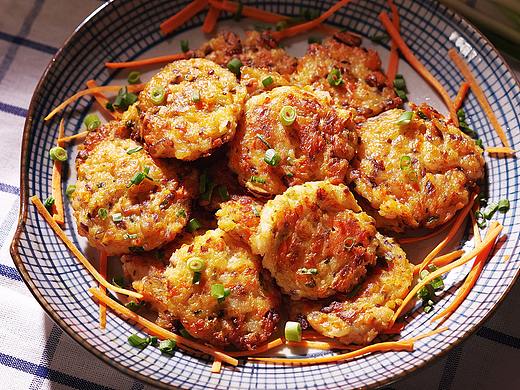 香煎虾饼 | 美食短片 味蕾时光