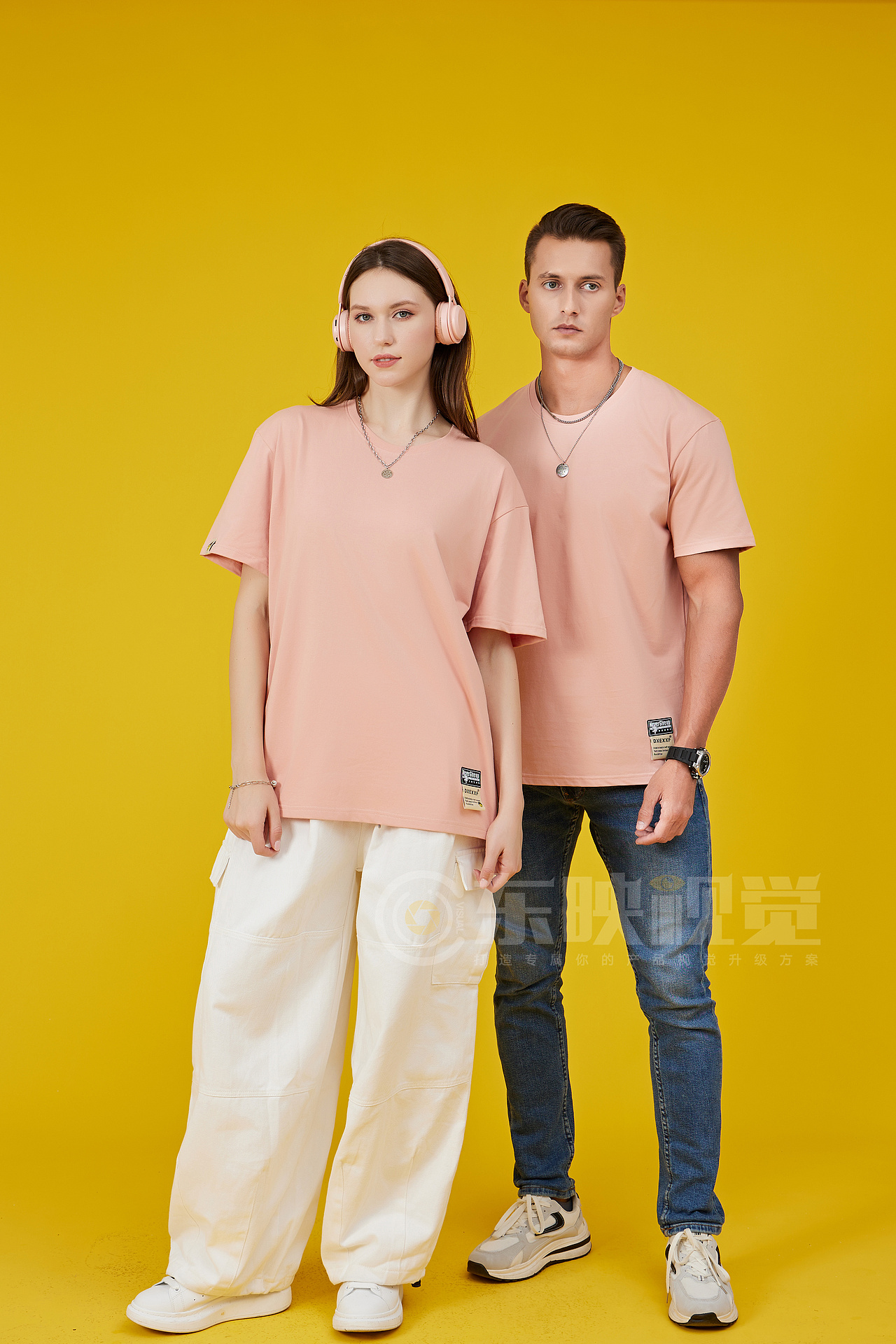 东映视觉-情侣T恤（图ZMzU0MzEyMzgw） - 产品摄影 - 站酷设计师东映视觉原创素材 - 站酷ZCOOL