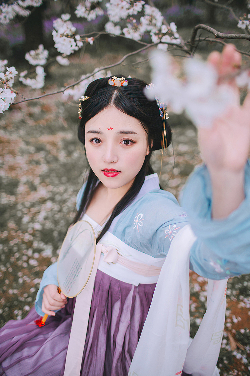 惆怅东栏一株雪