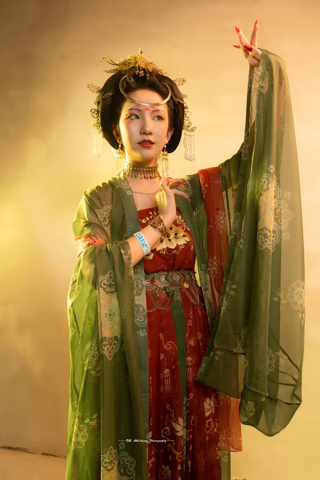 汉服·漫展拍摄·他乡遇故人（图ZMjQ2NTg2MzYw） - 人像摄影 - 站酷设计师大冰映像原创素材 - 站酷ZCOOL