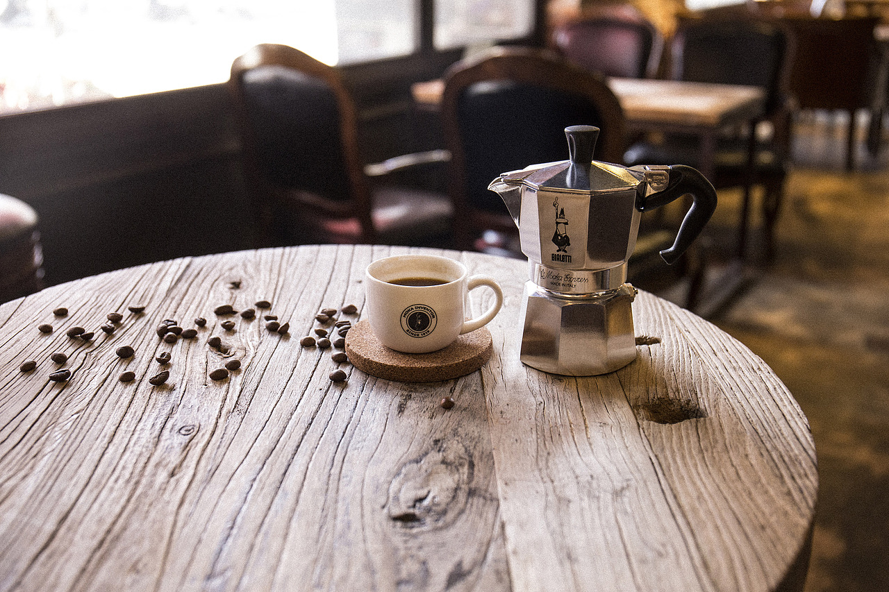 比樂蒂摩卡壺攝影（圖ZMjE1ODk1ODAw） - 產(chǎn)品攝影 - 站酷設(shè)計師蘇小悠原創(chuàng)素材 - 站酷ZCOOL