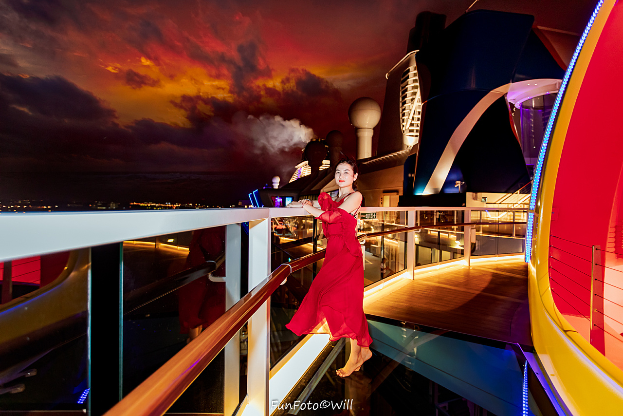 飘向冲绳的游轮