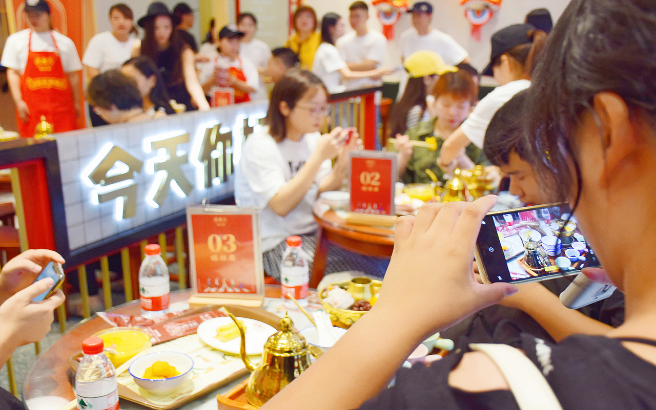 借力品类文化源头的“老戏新唱”——五条人糖水铺升级