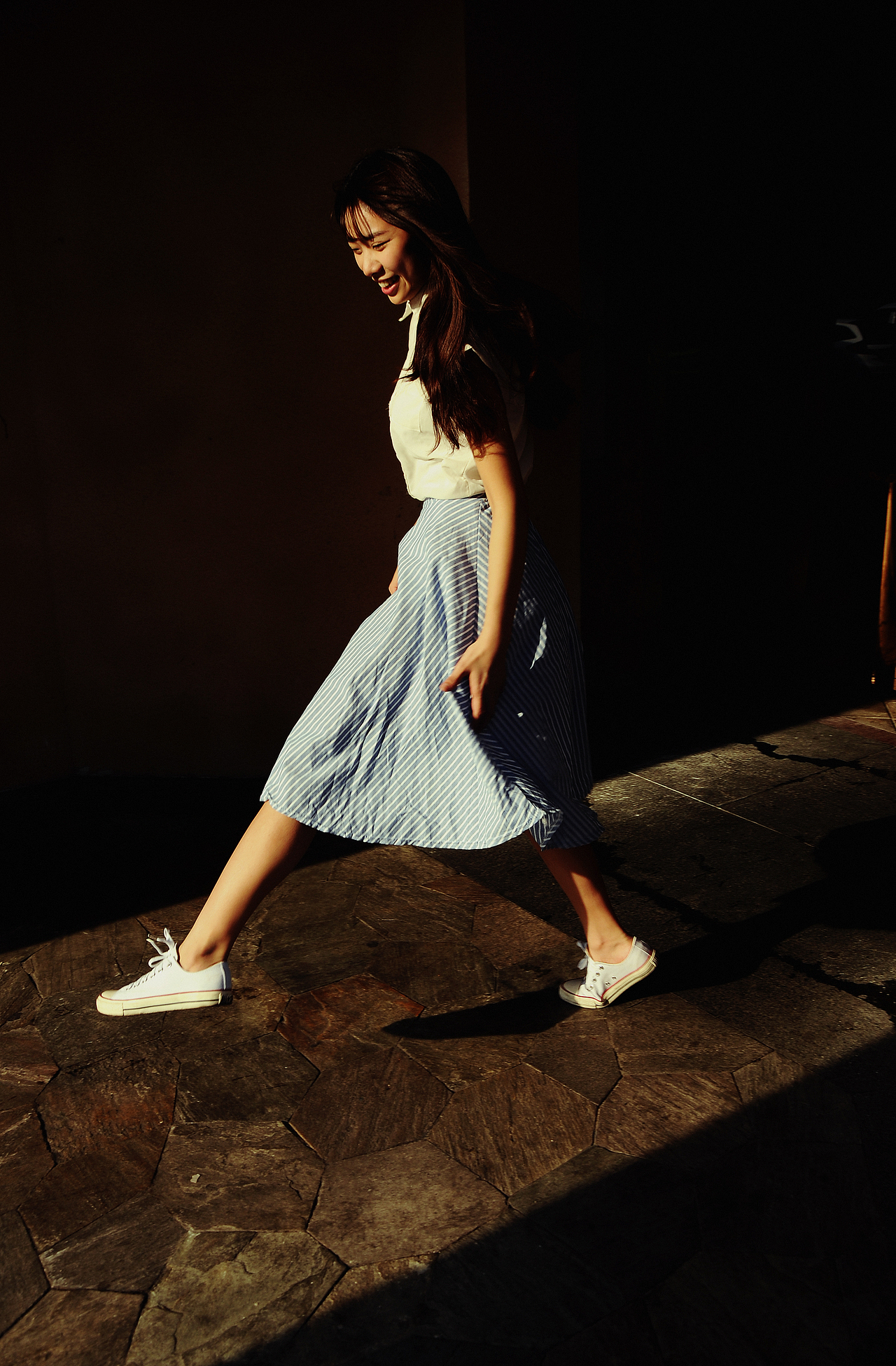 【妳】（图ZNDUzMjMxMDQ=） - 人像摄影 - 站酷设计师Tony恶魔的艺术馆原创素材 - 站酷ZCOOL