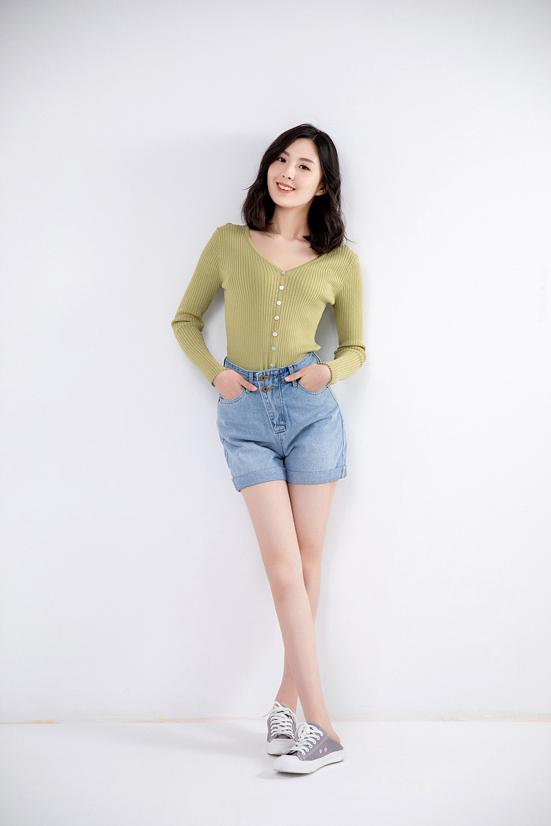 牛仔短裤模特拍摄