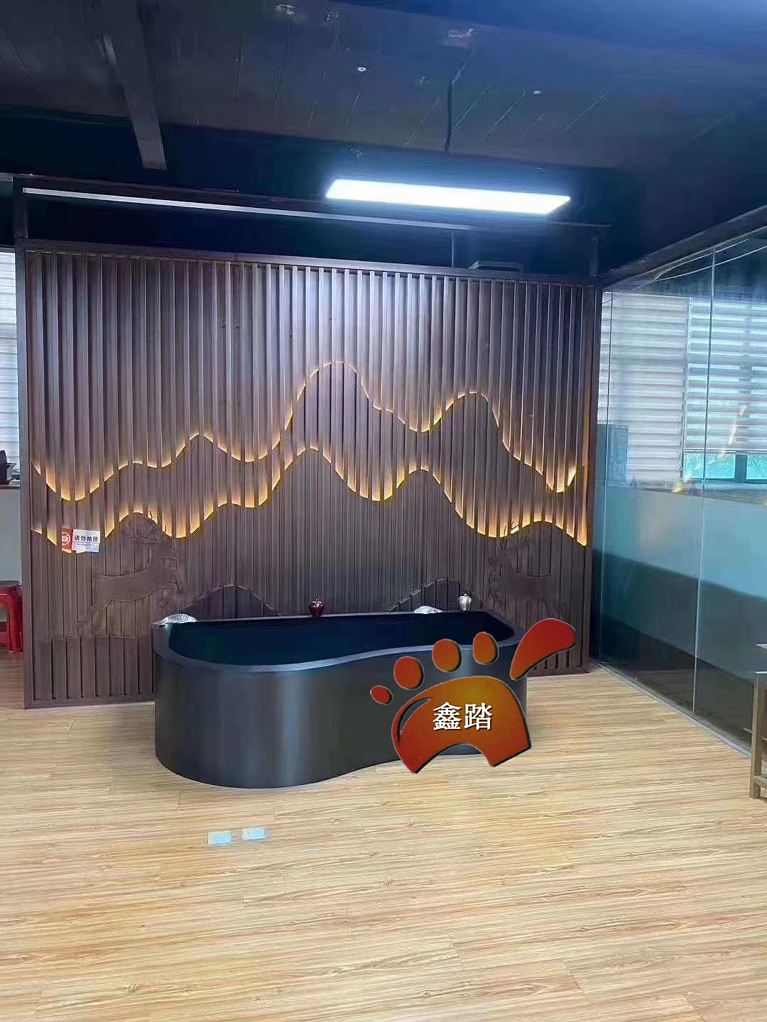 园林山水艺术背景墙 庭院不锈钢玫瑰金隔断效果图