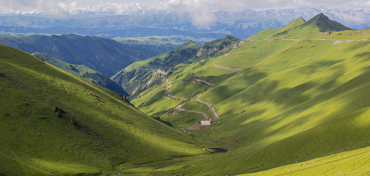 最美公路之一新疆独库公路