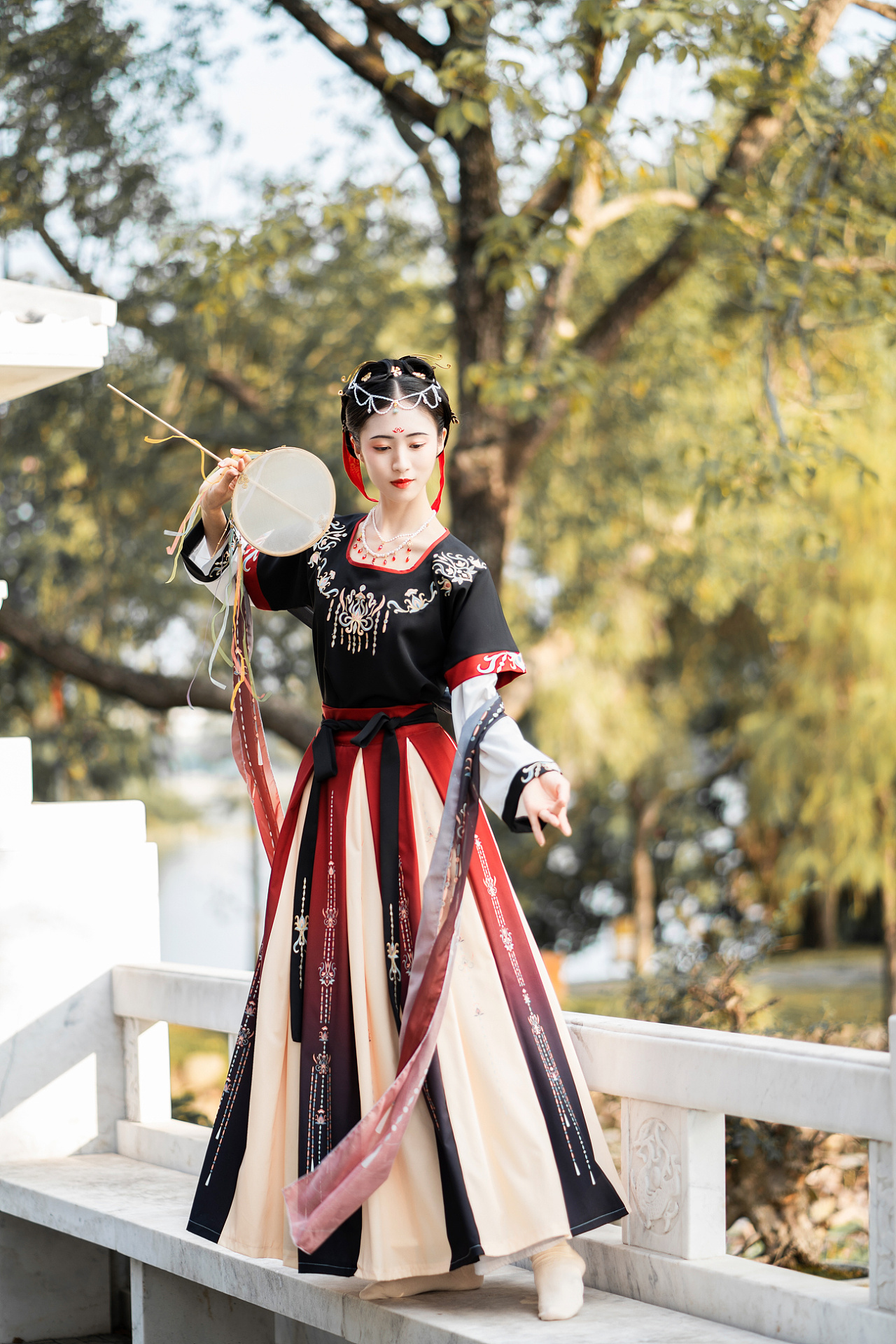 惠州丰诸园汉服 坦领 古风汉服|摄影|人像摄影|小雨摄影工作室 - 原创