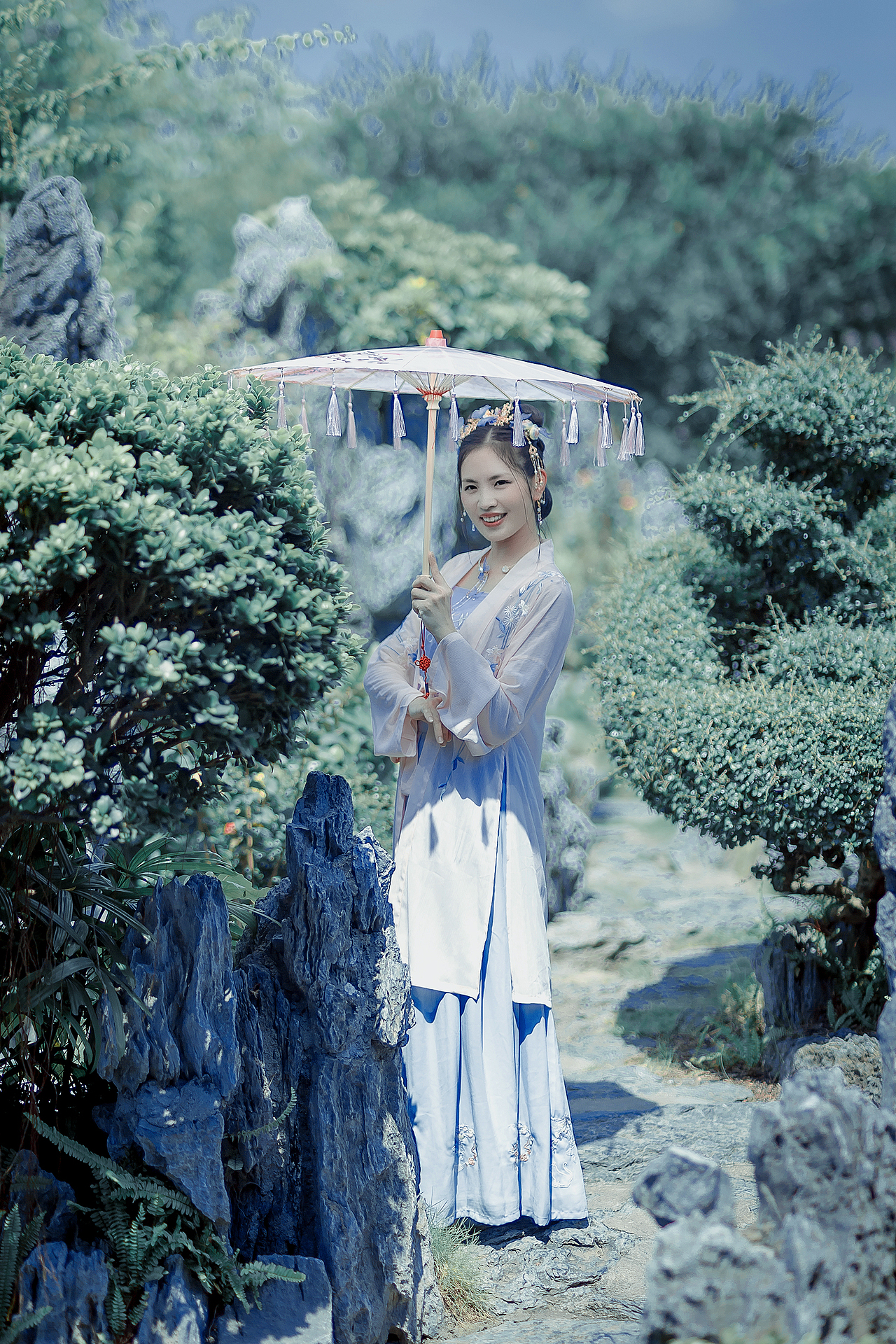 小米仪教汉服游余荫