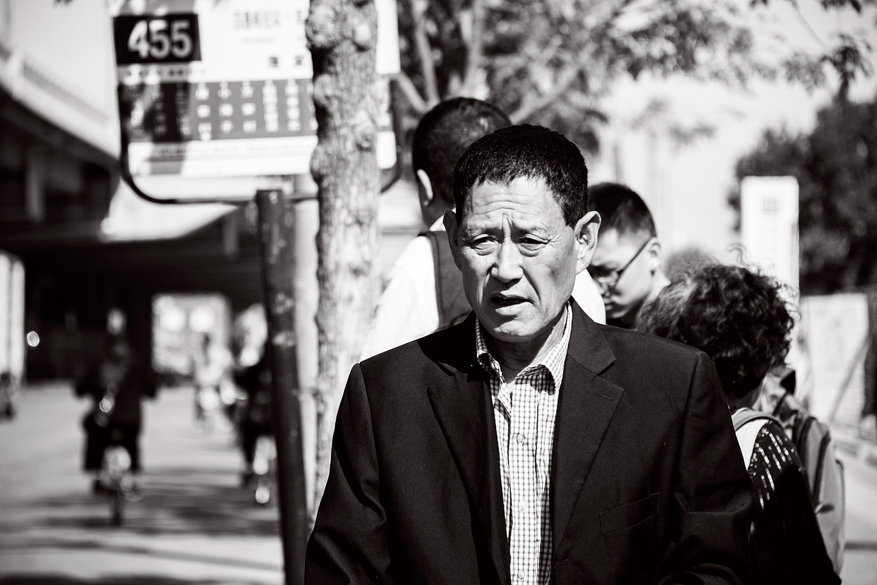 百子湾那边,他可能很忧愁。