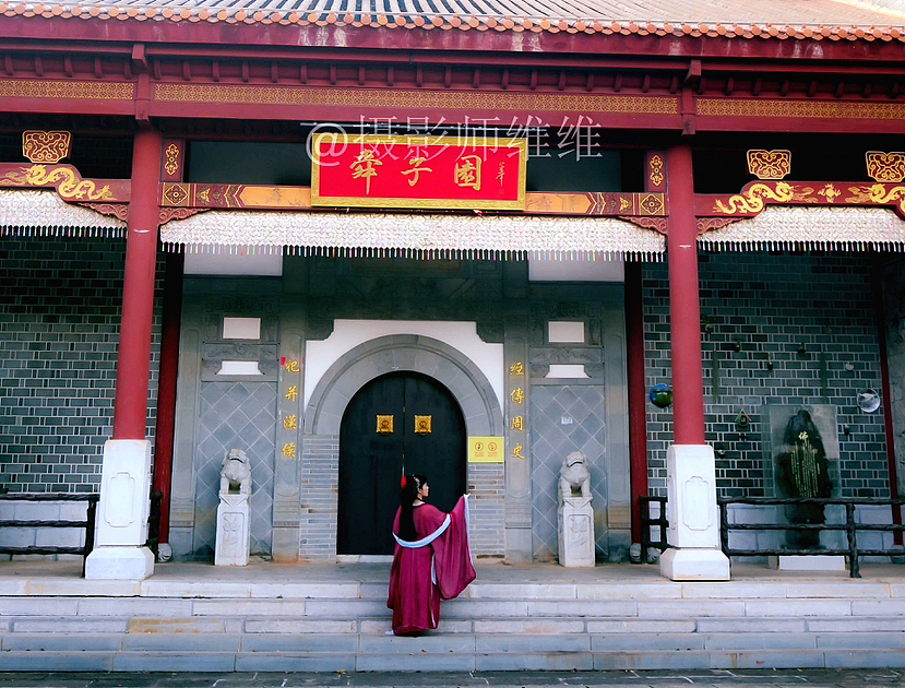 听闻江南有一美人