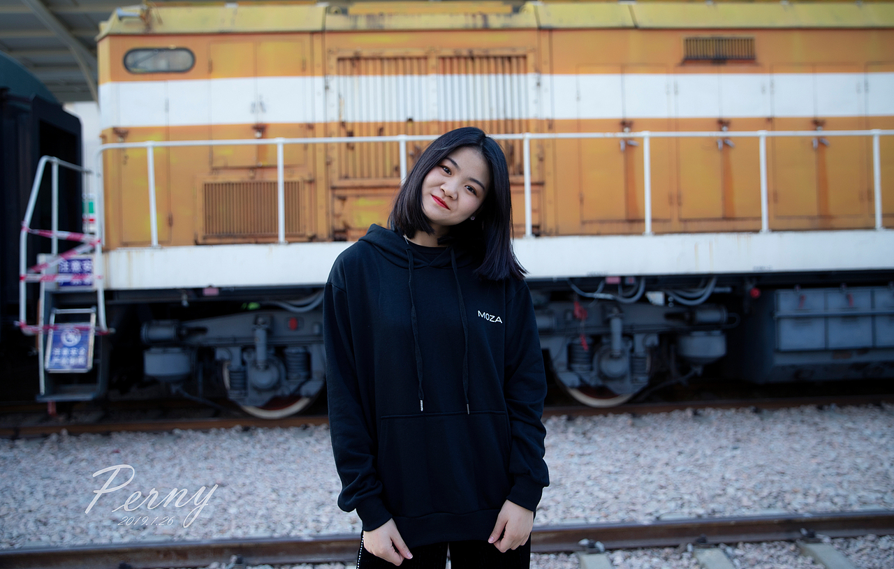 深圳草埔旧火车站影（图ZMTgwMjY0OTQw） - 人像摄影 - 站酷设计师暗夜晴空原创素材 - 站酷ZCOOL