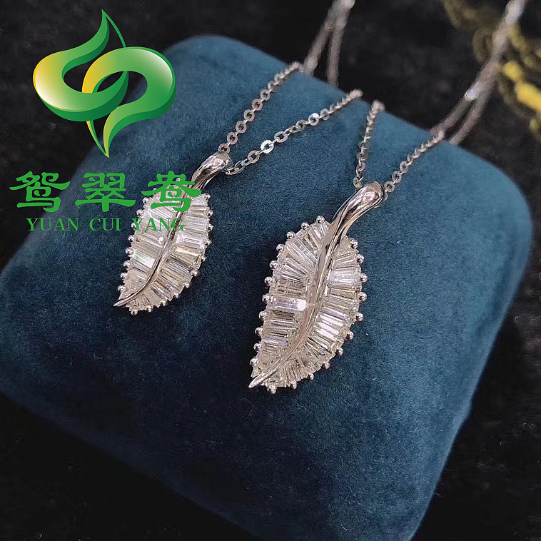 《鸳翠鸯珠宝》比喻成珠宝首饰界的“—【高级成衣】【引领潮流】—