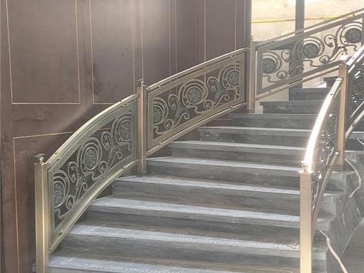 广东众钰铝艺楼梯护栏酒店来图定制