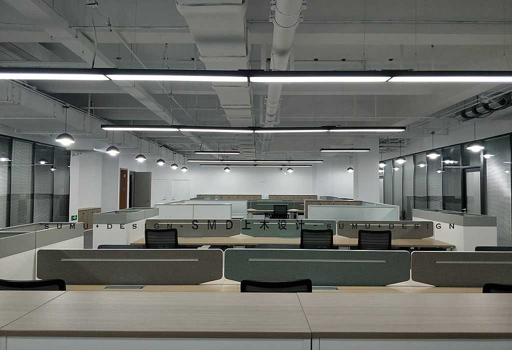 「简作」极简风办公室让工作轻松自如