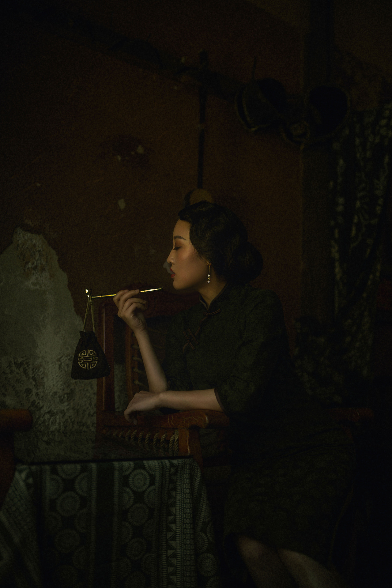 庭院深深（图ZMTYwMzIxNjc2） - 人像摄影 - 站酷设计师摄影师上房揭瓦原创素材 - 站酷ZCOOL