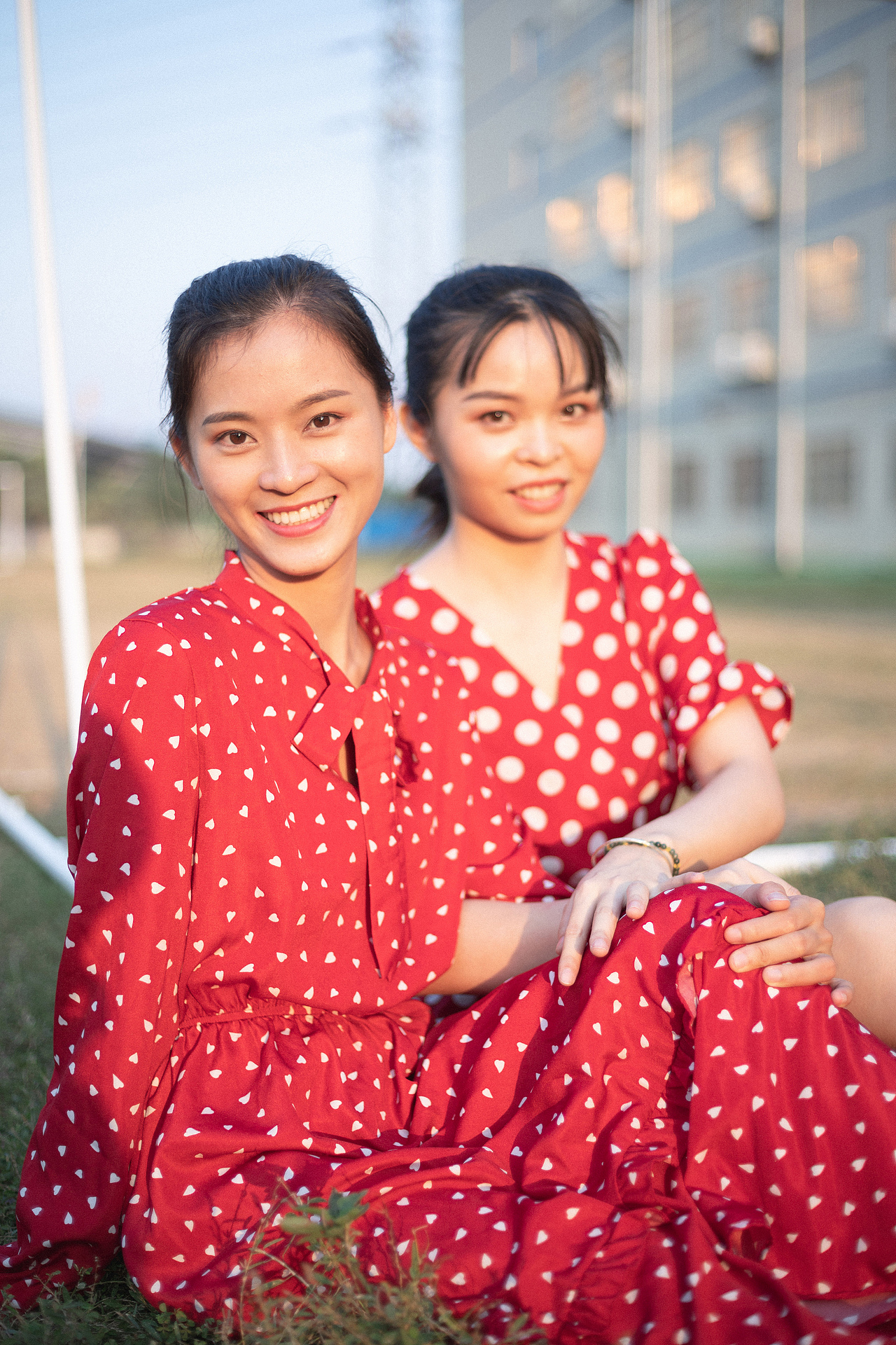 “姐妹装”（图ZMTgxMjgxMTk2） - 人像摄影 - 站酷设计师森山野仁的人原创素材 - 站酷ZCOOL