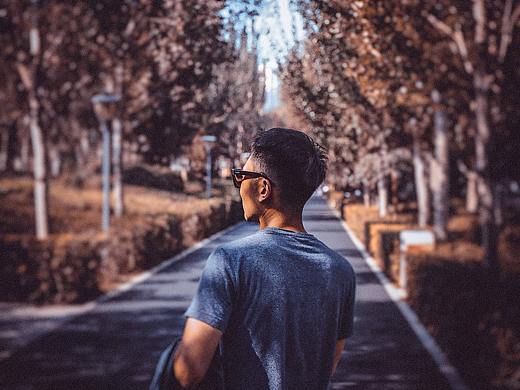 晨跑抓怕（个人主页-ZNDAzODcxNDA=） - 人像摄影 - 站酷设计师瑞查德帕克Real原创素材 - 站酷ZCOOL