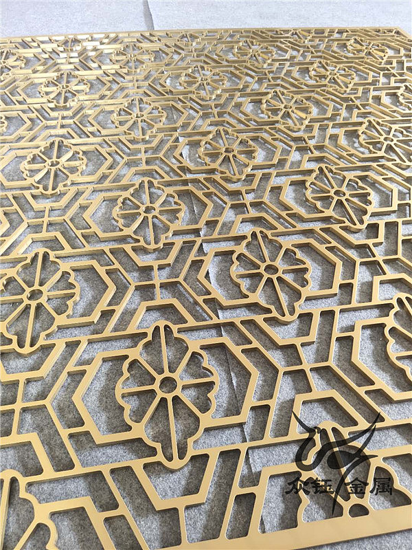 安徽铝屏风隔断采用镂空设计