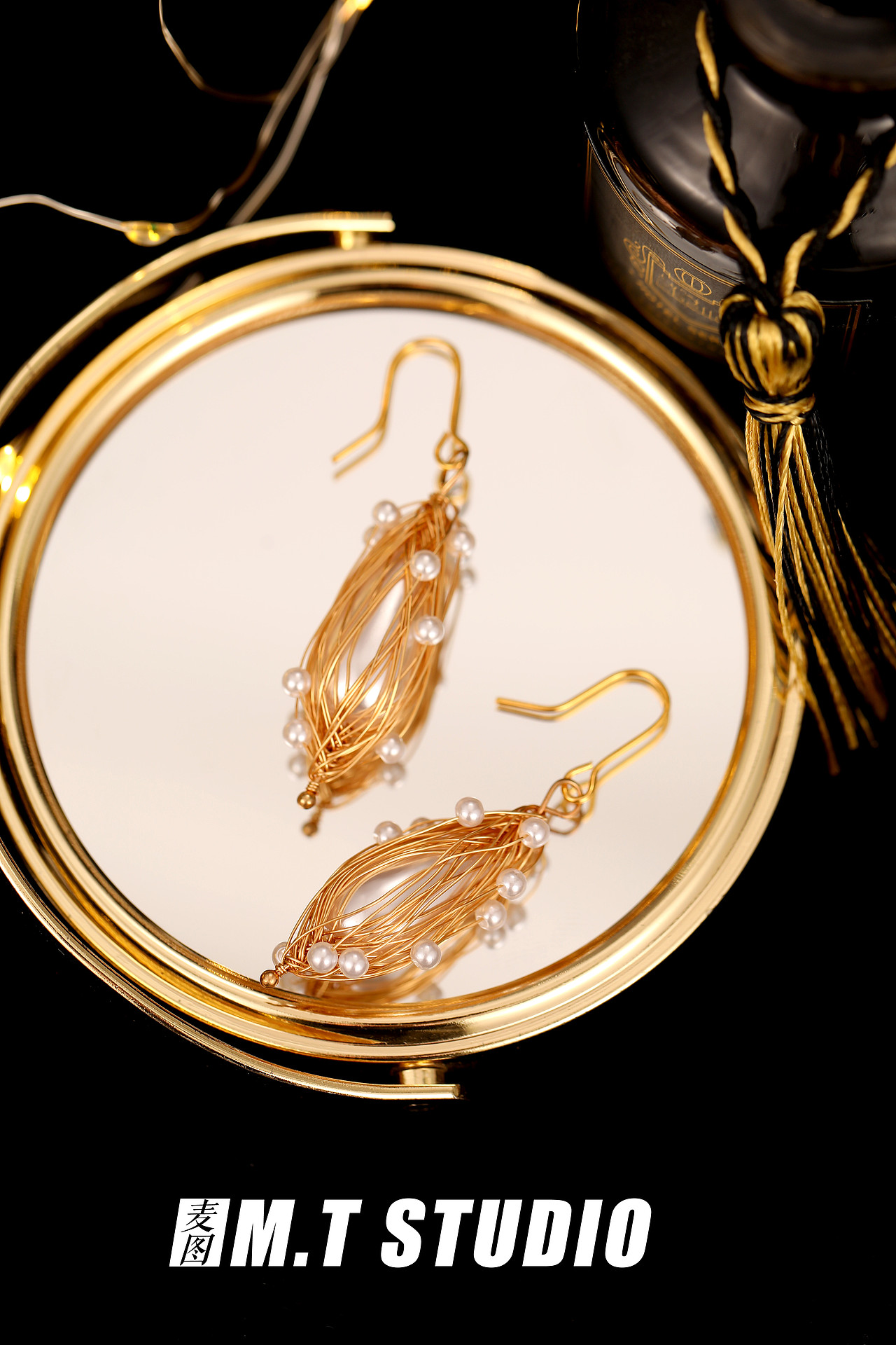 珠宝首饰饰品拍摄 珍珠耳饰吊坠复古风格静物平铺拍摄