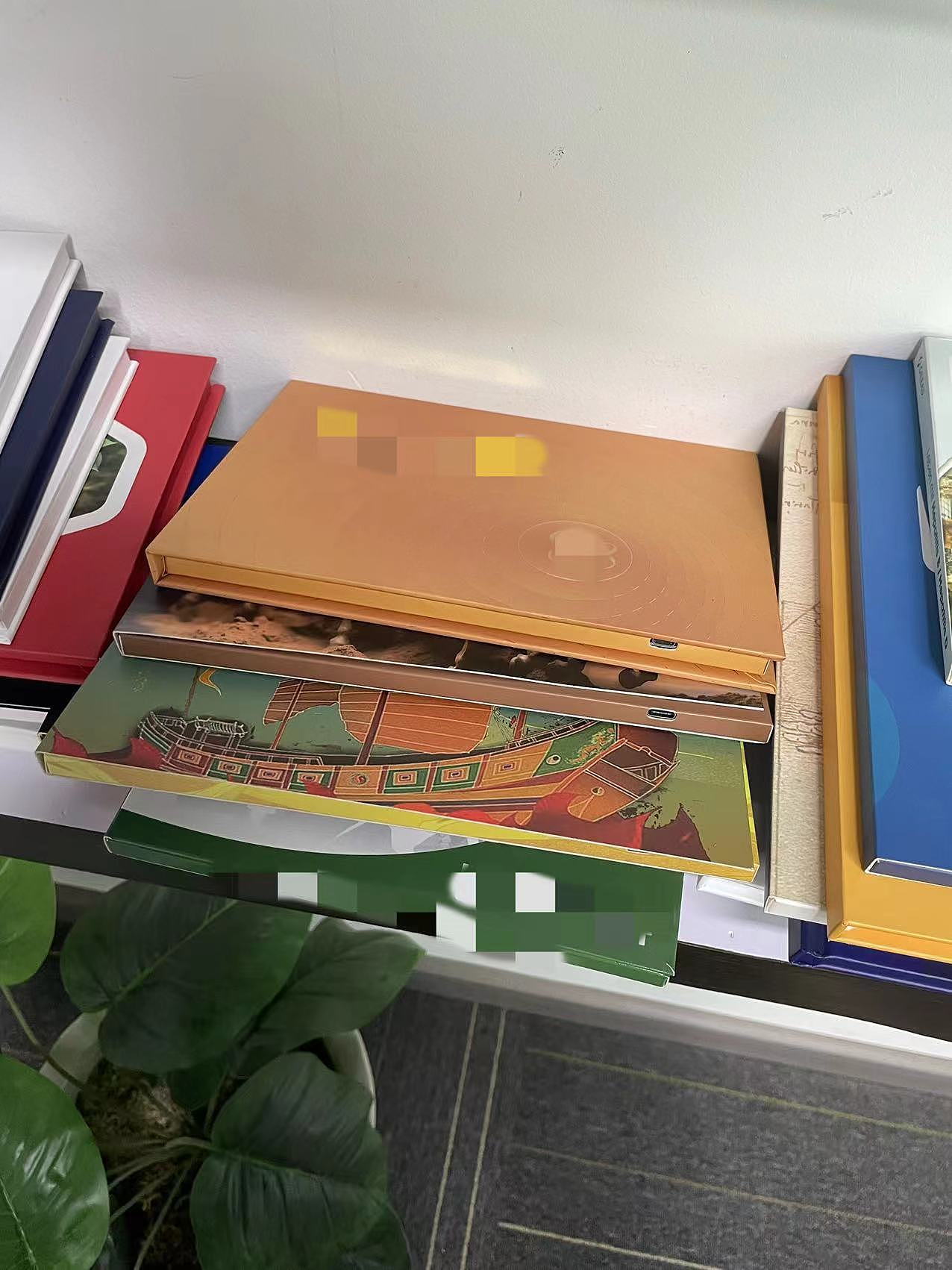 电子视频机-(简装,精装盒,书型盒)包装结构设计