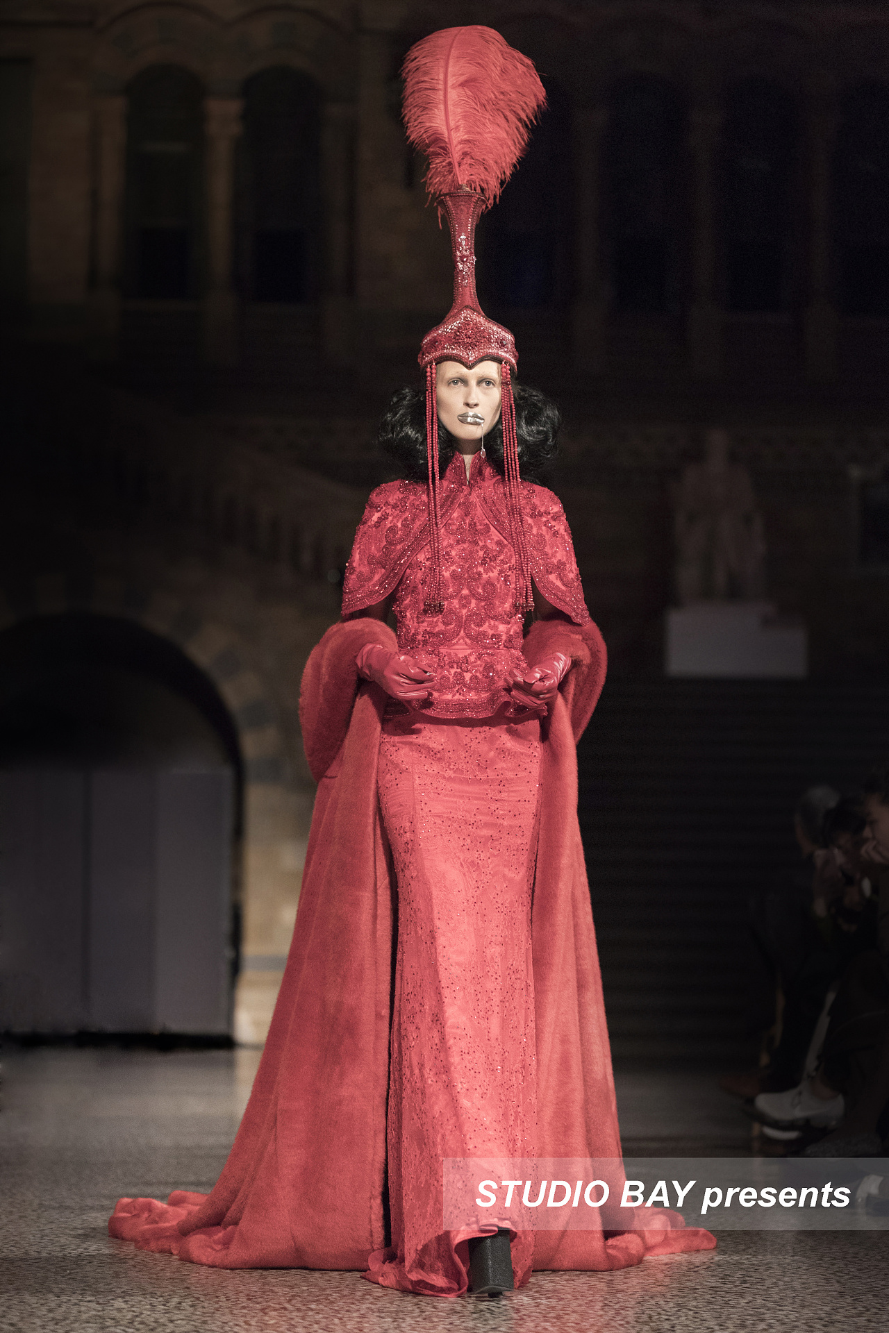 胡社光丝路民族英国伦敦自然历史博物馆高级定制秀