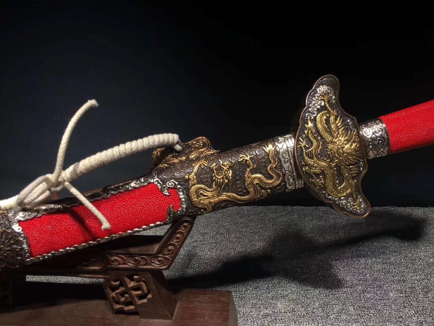 铜装鎏金鎏银百炼花纹钢双槽手工研磨精品鱼皮鞘 御龙剑