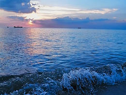 日落与海