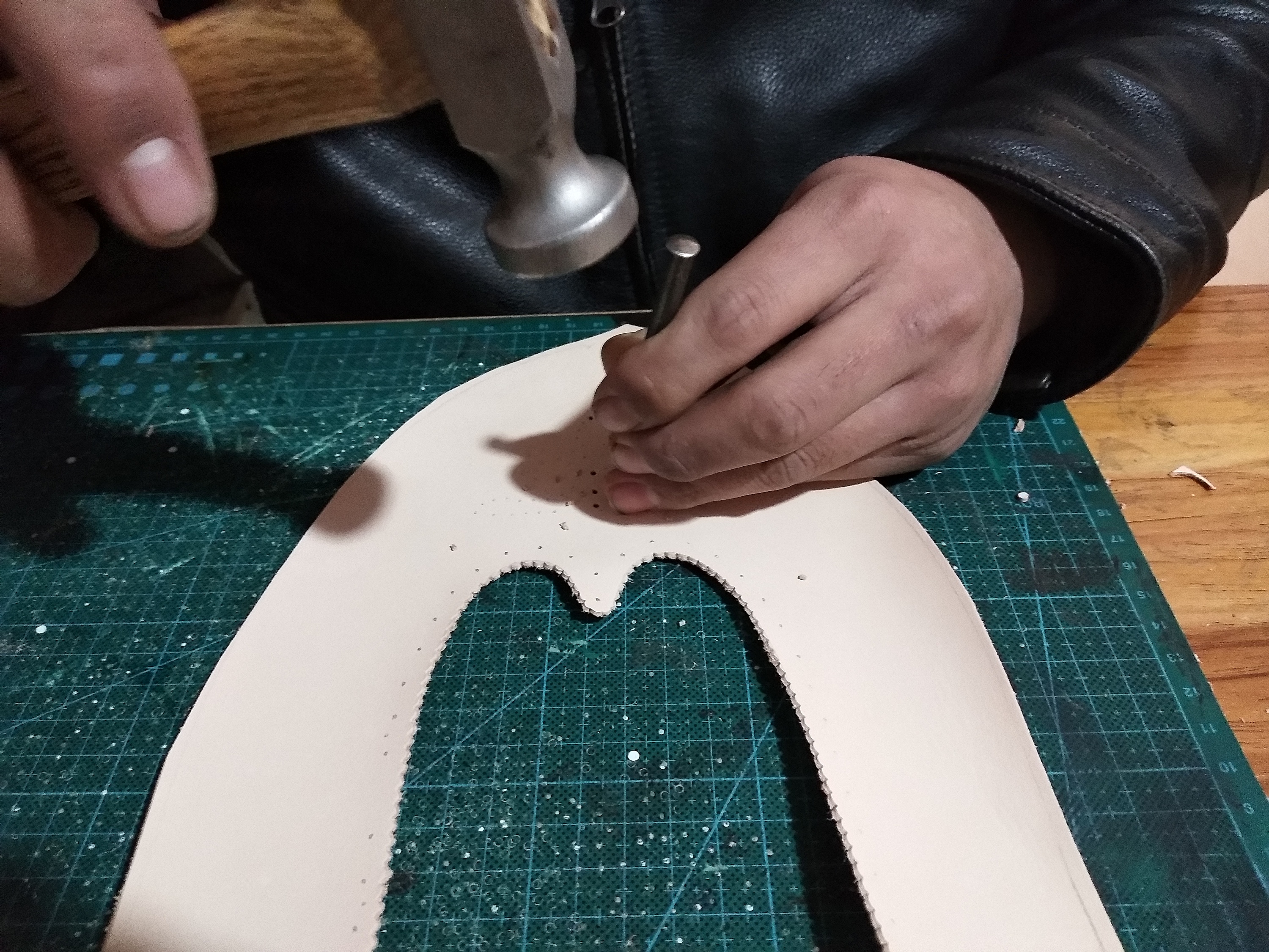 固特异手工布洛克雕花德比鞋制作流程