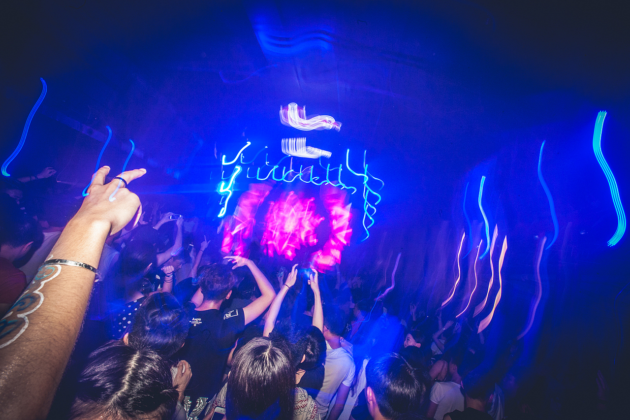 深圳电音party【Red Bull Mad House VOL.2】（图ZNDg3MTE0MzY=） - 人像摄影 - 站酷设计师xubin1123原创素材 - 站酷ZCOOL