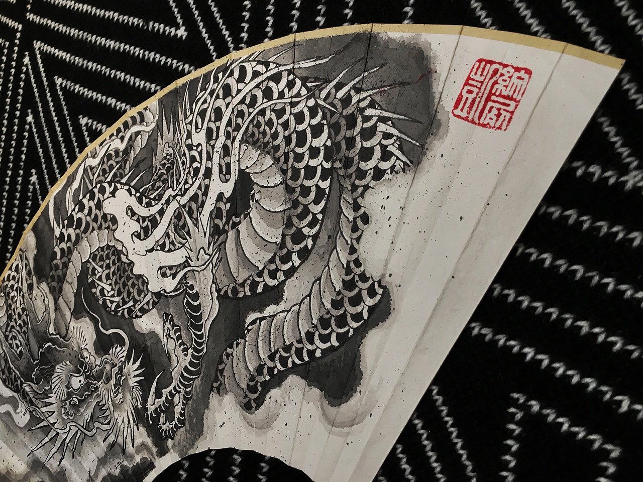 【扇中游】龙游扇面一副,大爷请尝