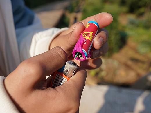 放 炮（個(gè)人主頁(yè)-ZNDM5NzE4NTI=） - 人文/紀(jì)實(shí)攝影 - 站酷設(shè)計(jì)師粒子同學(xué)原創(chuàng)素材 - 站酷ZCOOL