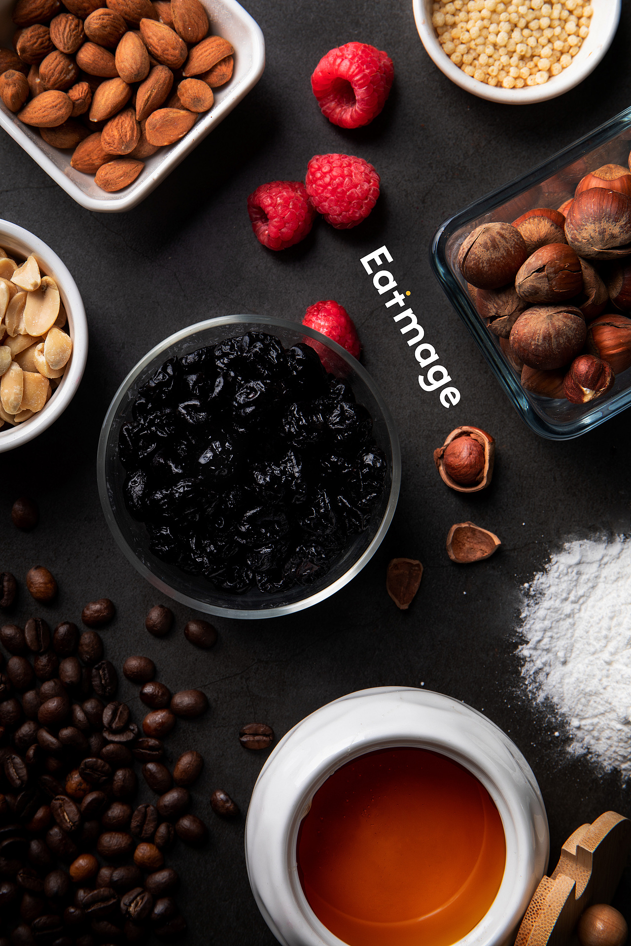 一组暗色调食材图