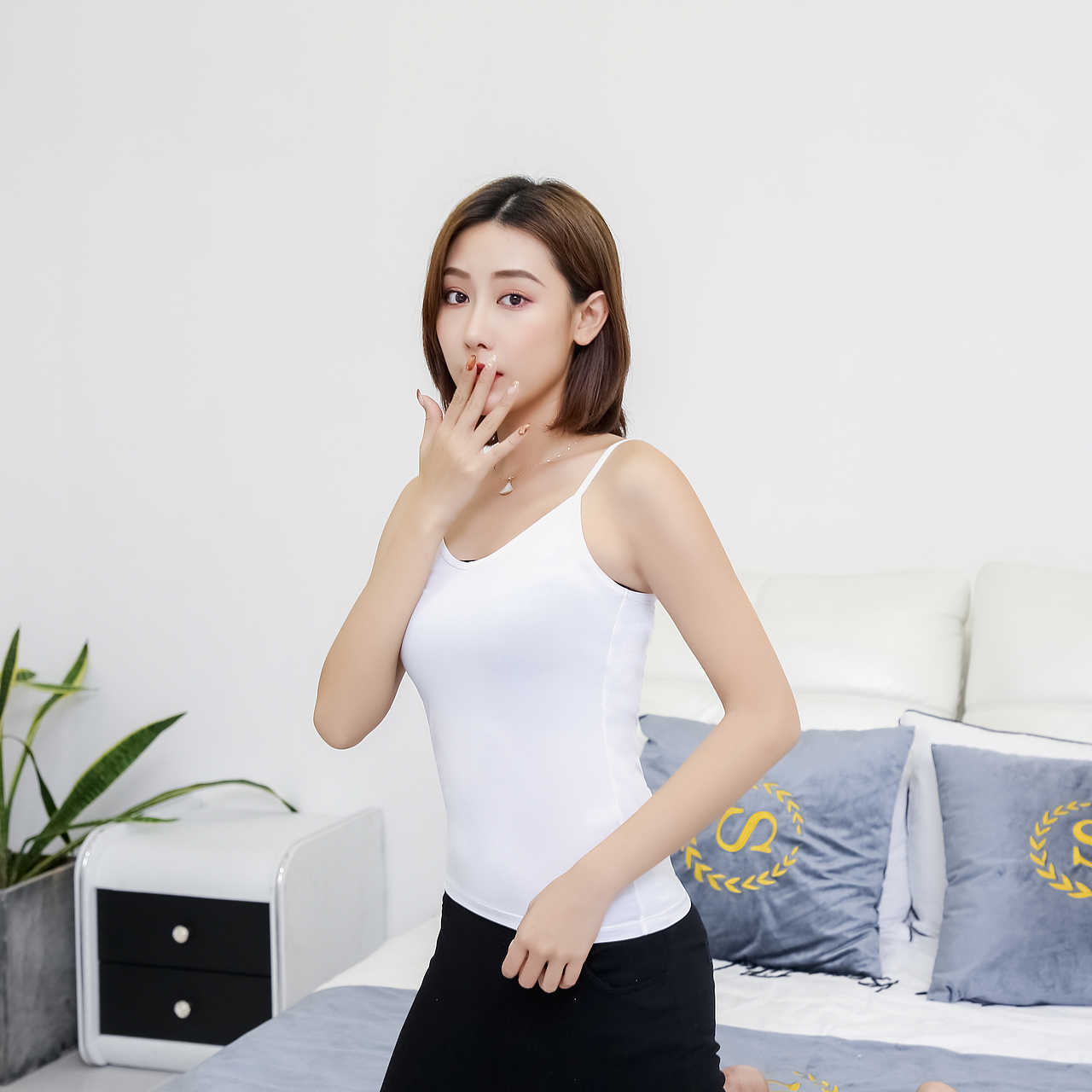 朋盛传媒-小白背心拍摄 淘宝拍摄