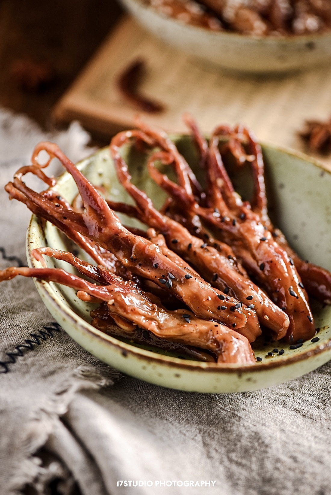 食物拍摄——鸭舌，凤爪和腊肠