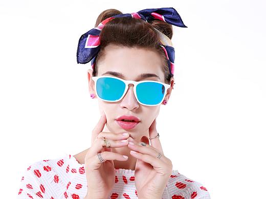 墨鏡拍攝（個(gè)人主頁(yè)-ZMjQyMzYyNjA=） - 人像攝影 - 站酷設(shè)計(jì)師商業(yè)攝影楊光全原創(chuàng)素材 - 站酷ZCOOL